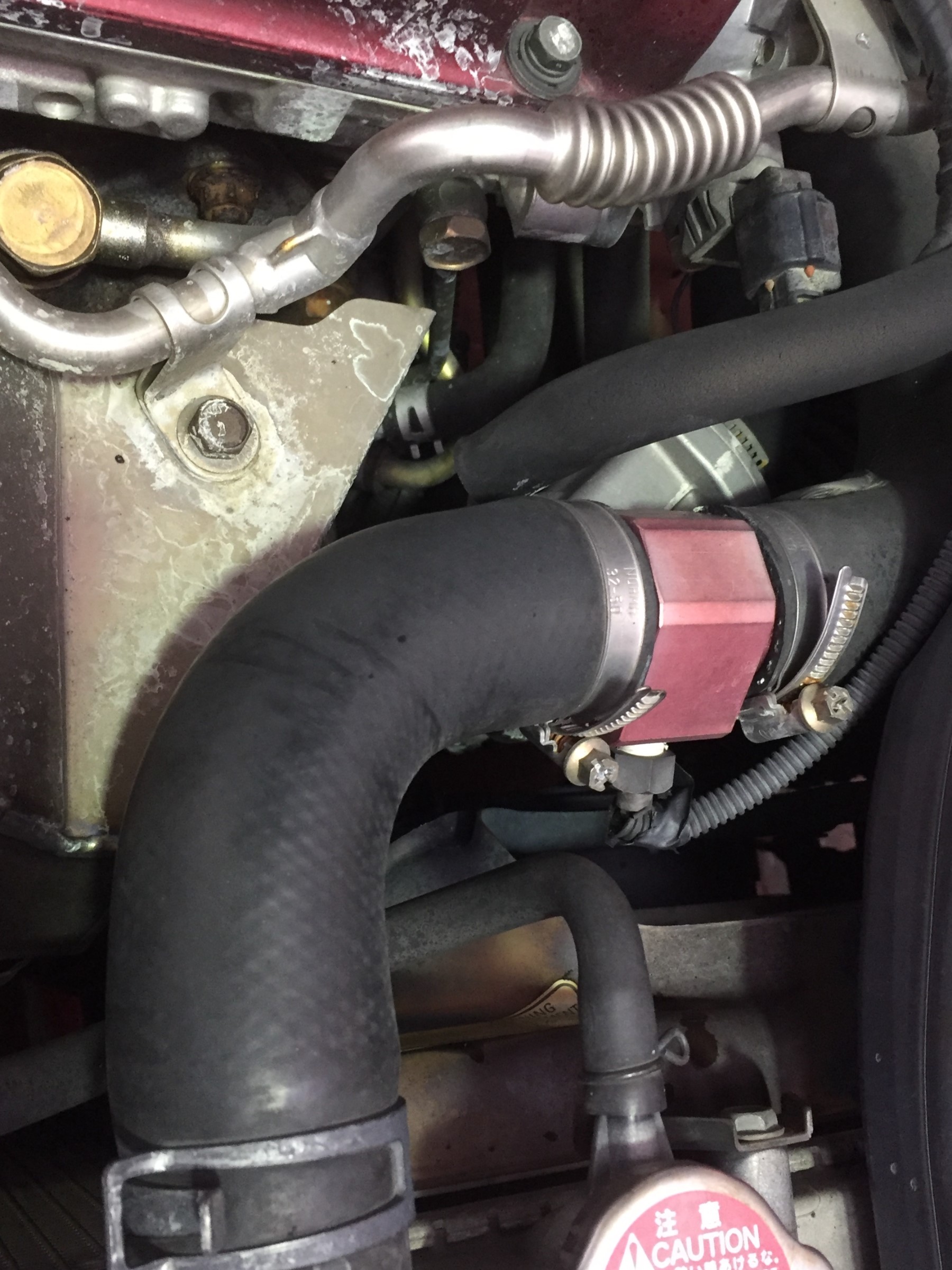 SAMCO ラジエーターホースでアップグレード修理 × EVO８ | 三菱 ランサーエボリューション メンテナンス（オイル・バッテリー他）  HID・LED（その他電装系） > 各種用品取り付け | スタッフ 日記 | コクピット 荒井 | 車のカスタマイズにかかわるスタッフより