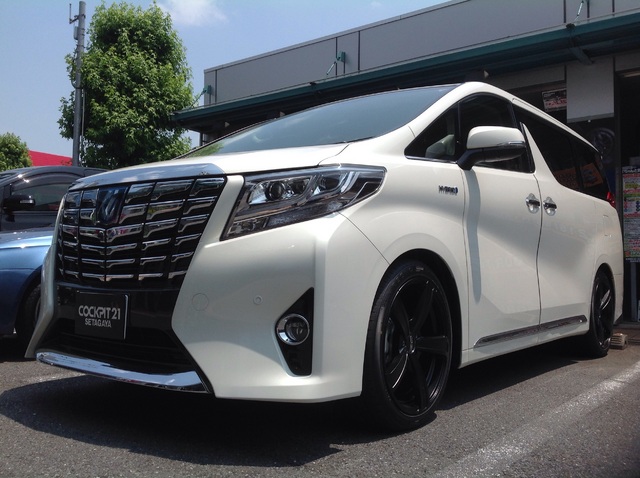 新型アルファードに車高調 レーダー取り付け スタッフ日記 コクピット21世田谷 車のカスタマイズにかかわるスタッフより