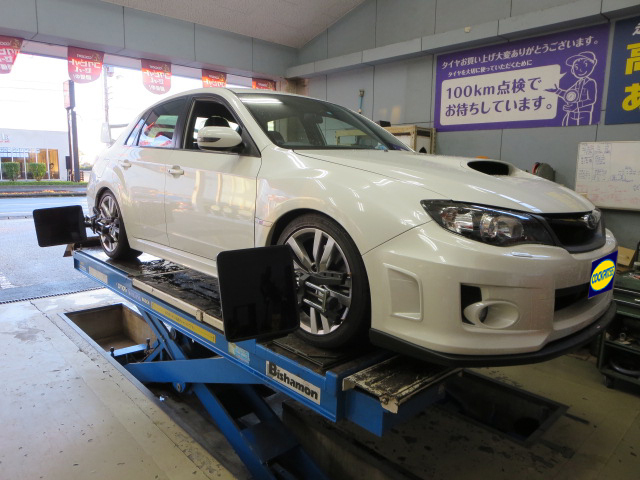 Gvbインプレッサに 足回りとプラスアルファ 店長アサコのブログ コクピット 55 車のカスタマイズにかかわるスタッフより