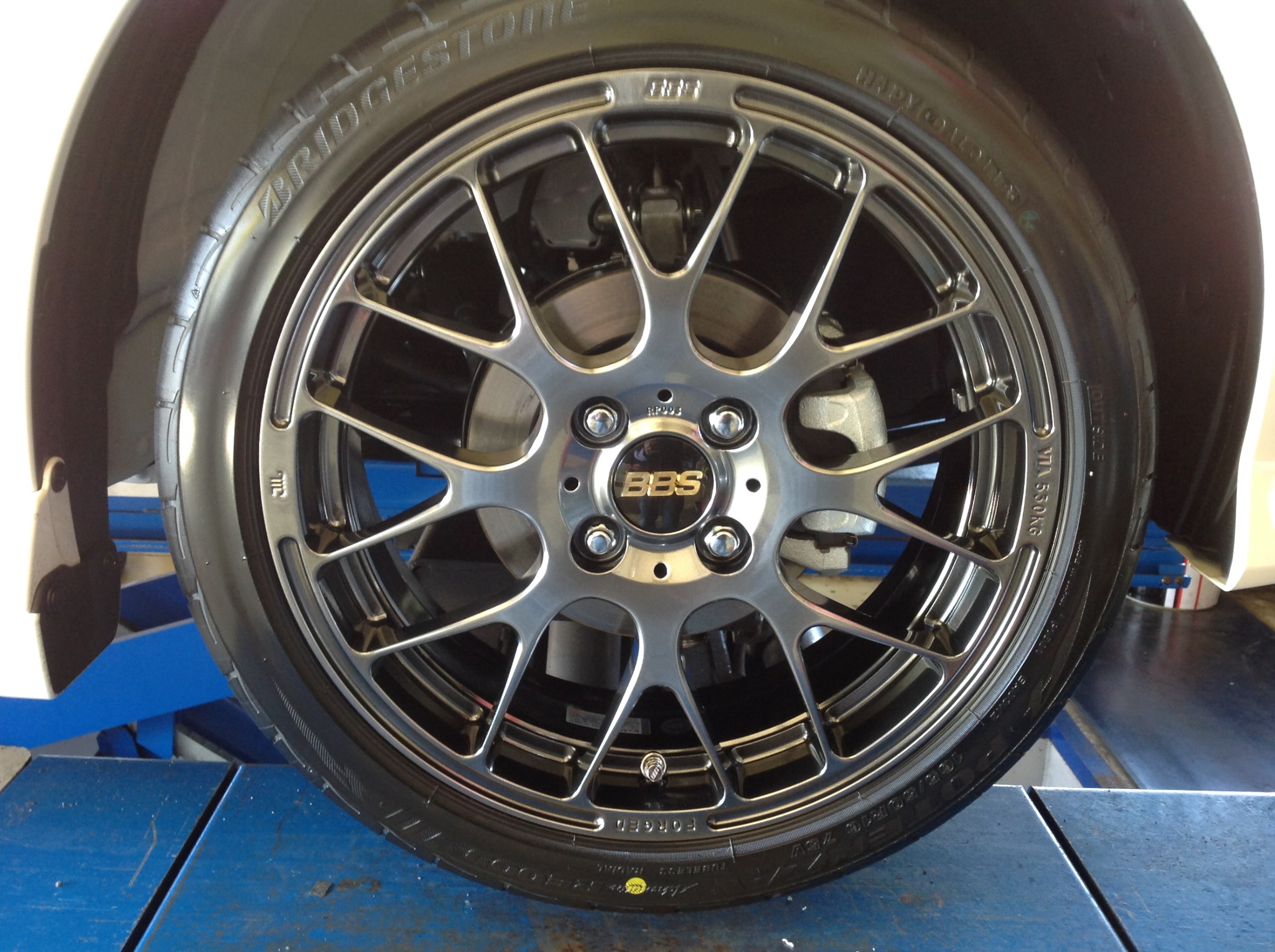 新型NBOXカスタムさん、BBS RPを装着です♪ ホンダ NBOX ホイール タイヤ > タイヤ・ホイール交換 スタッフ日記 コクピット きねいわ 車のカスタマイズに