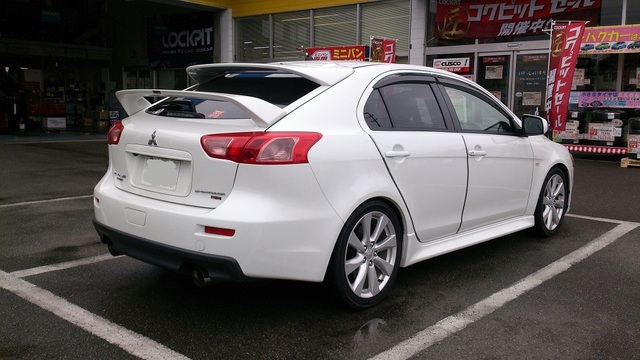 ギャラン フォルティス スポーツバックに車高調取付け スタッフblog コクピット 藤枝 タイヤ館 藤枝 車 のカスタマイズにかかわるスタッフより