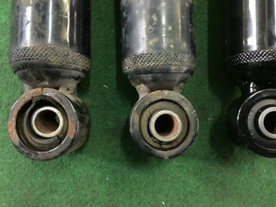 ハイエース 0系 フロントショック交換 トヨタ ハイエース 足まわり サスペンション ブレーキ 足まわり サスペンション ブレーキ サスペンションパーツ関連取付 スタッフ日記 コクピット コジマ 車のカスタマイズにかかわるスタッフより