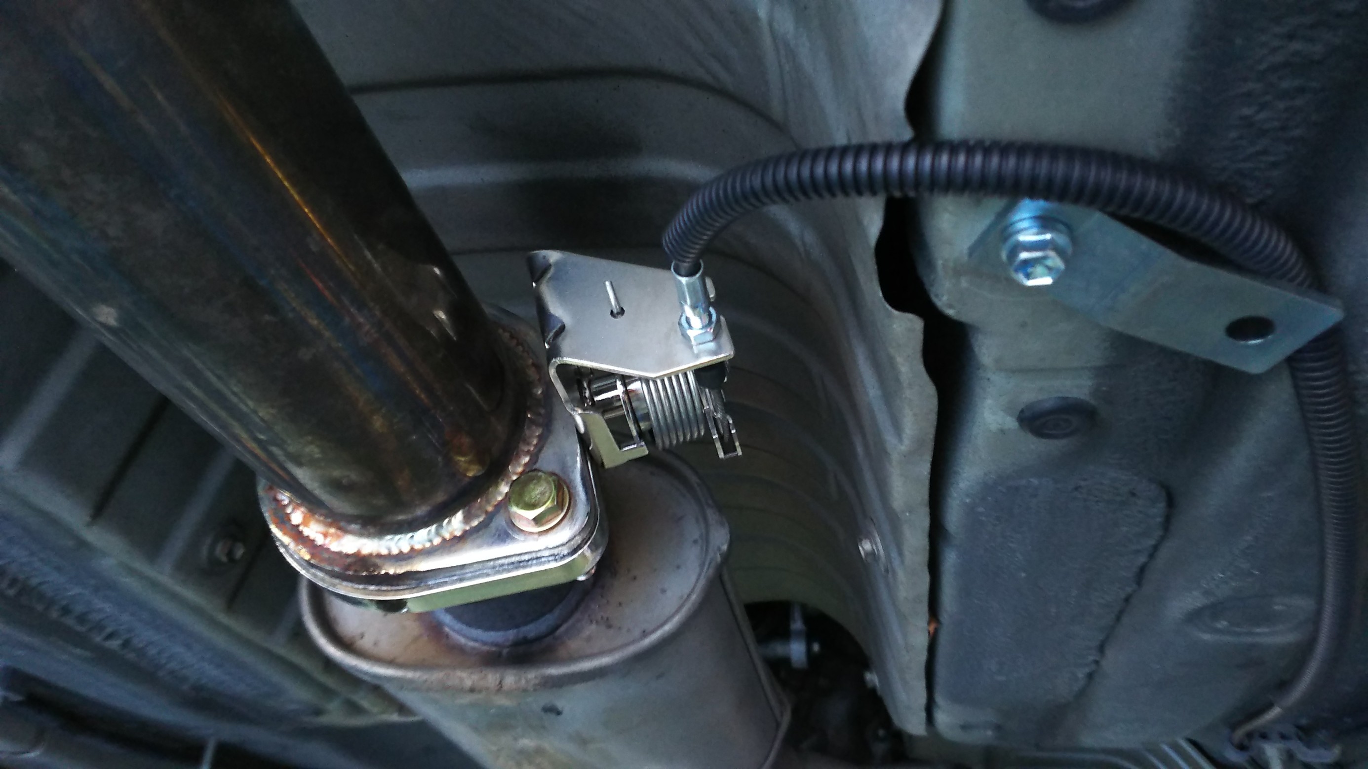 トヨタ アリスト JZS160 に アペックス ECV（エキゾーストコントロール