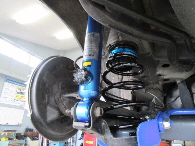 デミオ De5fs に2回目の車高調取り付け これで毎日の通勤も楽しく快適 マツダ デミオ 店長アサコのブログ コクピット 55 車 のカスタマイズにかかわるスタッフより