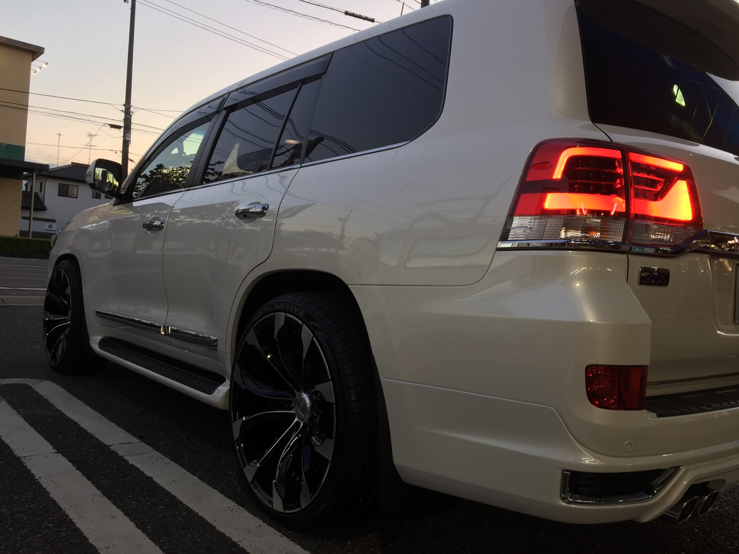 LAND CRUISER × WALD WHEEL 24 INCH | トヨタ ランドクルーザー