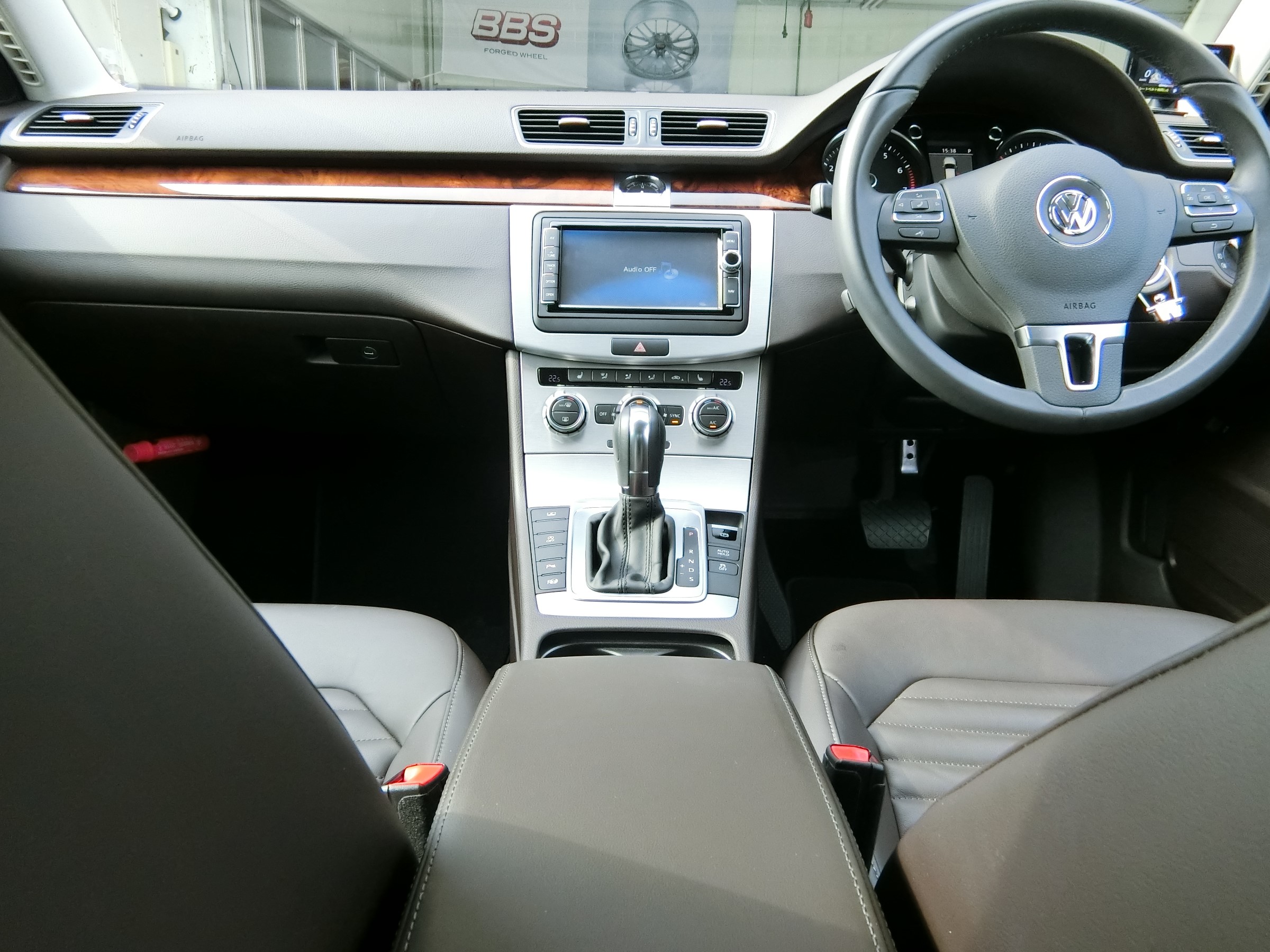 Ｂ７パサート純正ウッド調メーターパネル