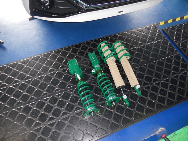 30系ヴェルファイア TEIN FLEX Z装着 | スタッフ日記 | スタイル