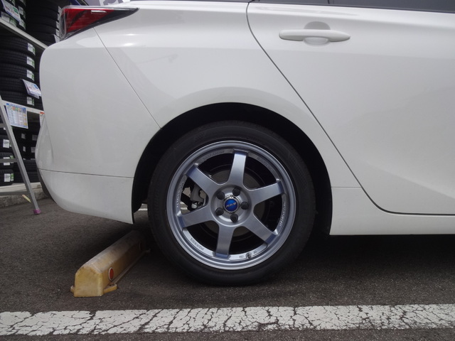 プリウスにtrdサスペンションキット 今日の出来事 コクピット 西部 車のカスタマイズにかかわるスタッフより