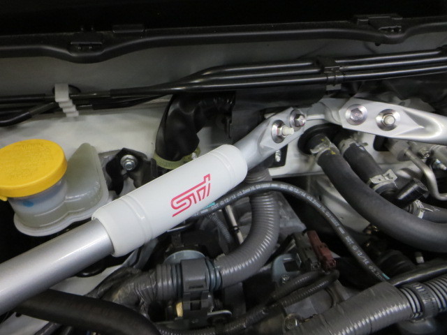 最新の補強は柔らかい 店長アサコのブログ コクピット 55 車のカスタマイズにかかわるスタッフより