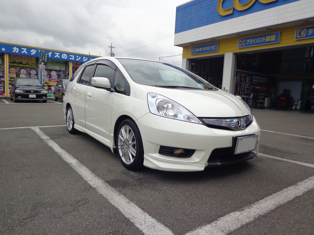 Fit Shuttle Hybrid Tein High Tech スタッフblog コクピット 藤枝 車のカスタマイズにかかわるスタッフより