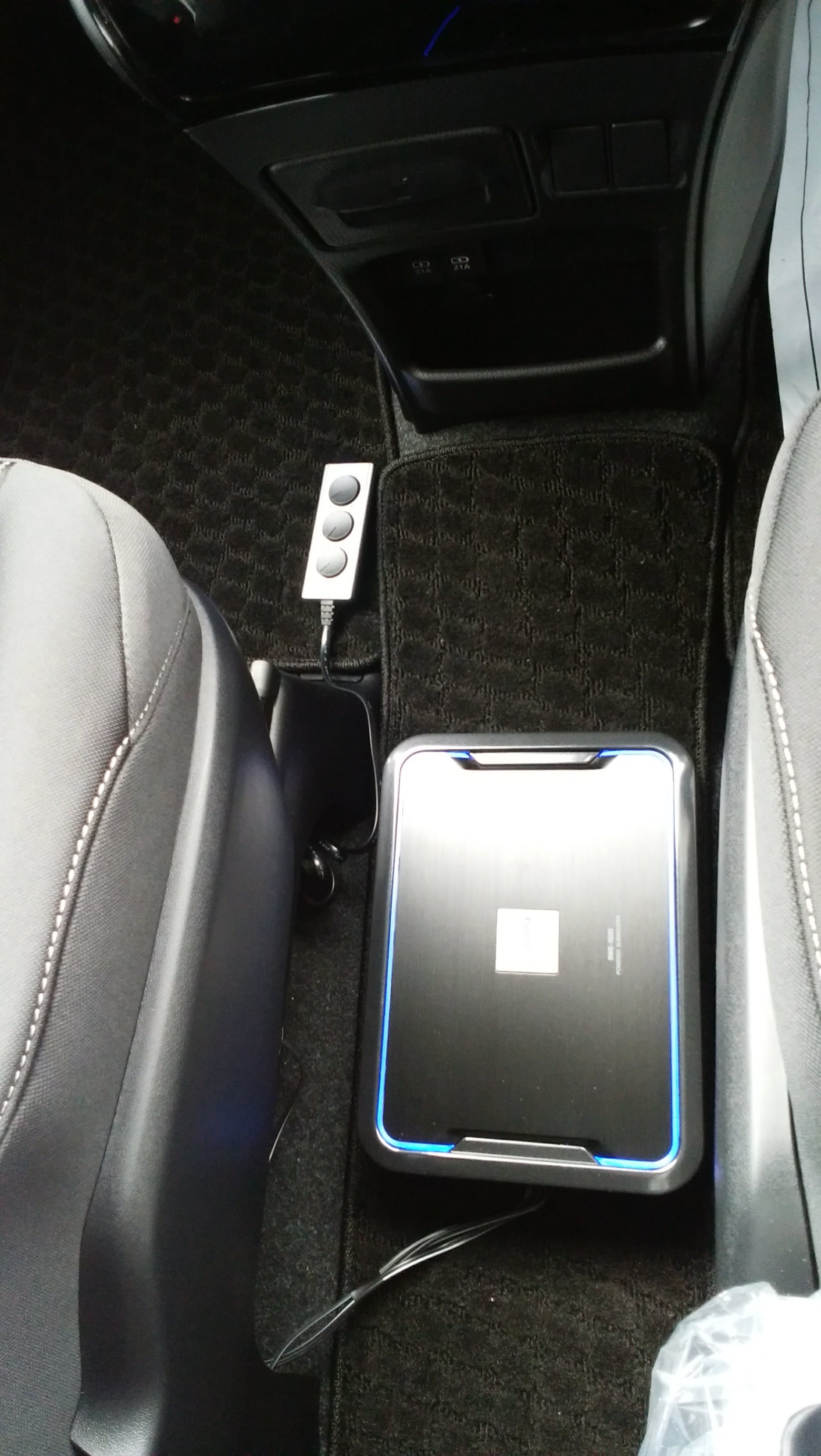 もはや定番の11インチナビ ＠ VOXY（ZRR85W） | トヨタ ヴォクシー AV