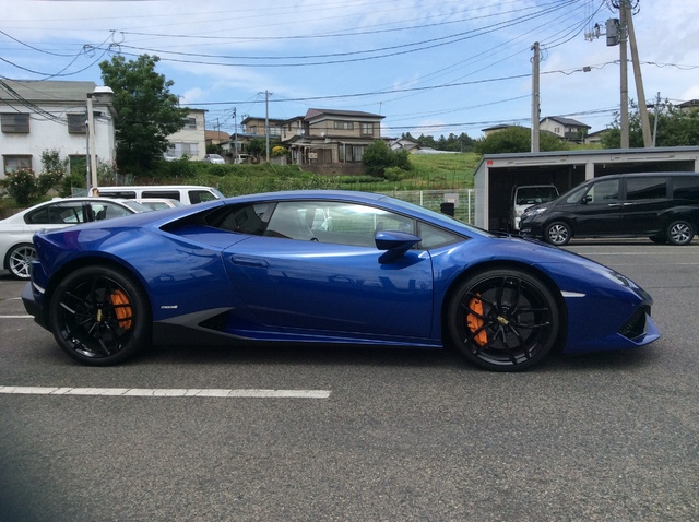 今日も青いクルマ スタッフ日記 コクピット モリオカ 車のカスタマイズにかかわるスタッフより