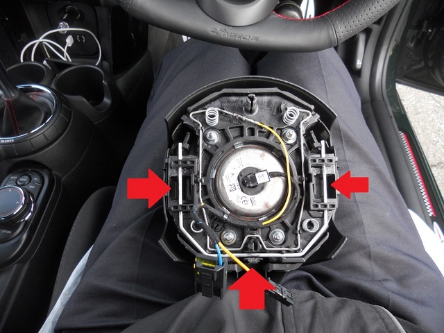 F56ミニJCW ステアリング交換 | スタッフ日記 | スタイルコクピット