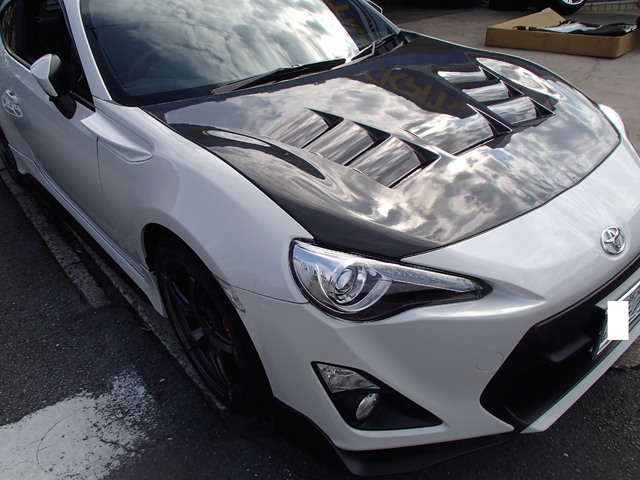 トヨタ86 TRD 14R イングス製カーボンボンネット交換♫ | KAMEOKA
