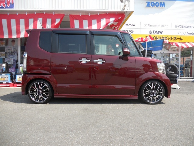 N Box ローダウン インチアップ スタッフ日記 スタイルコクピット ズーム 車のカスタマイズにかかわるスタッフより