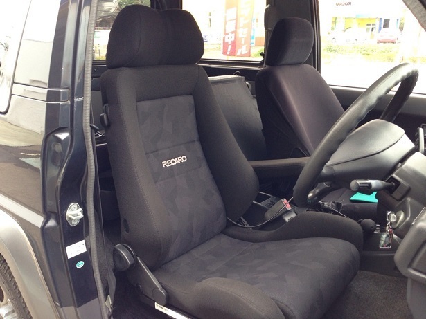 ロッキー レカロシート取り付け | スタッフ日記 | コクピット 107 | 車