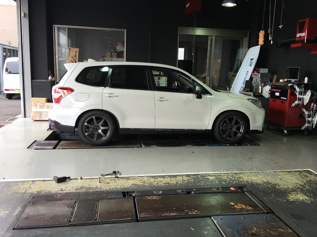 フォレスター 車高調取付 スタッフ日記 コクピット豊洲 車のカスタマイズにかかわるスタッフより