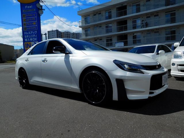 全国限定100台の トヨタ MARK X GRMN のタイヤ交換＆ホイール取付作業