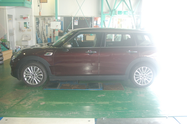 BMW MINI クラブマン サイドバイザー取付け | STAFF日記 | コクピット さつま貝塚 | 車のカスタマイズにかかわるスタッフより