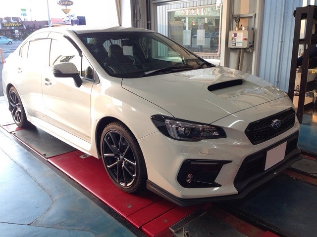 Wrx S4 パドルシフトエクステンション 取り付け スバル Wrx S4 インテリア スタッフ日記 コクピット 107 車のカスタマイズにかかわるスタッフより