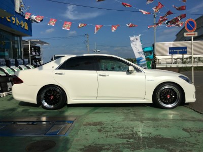 トヨタ 0系クラウン テイン車高調 タイヤ ホイール装着 トヨタ クラウン アスリート ホイール タイヤ タイヤ ホイール交換 スタッフ日記 コクピット コジマ 車のカスタマイズにかかわるスタッフより
