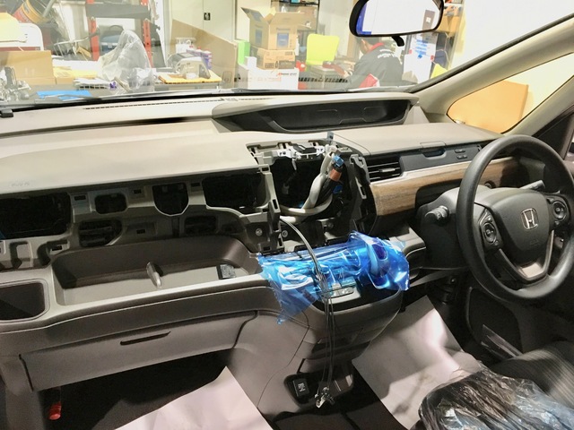 Gb8 新型フリードハイブリッドにパナソニック ストラーダcn Re03d取付 ホンダ フリード Av カーナビ ドライブレコーダー Etc Av カーナビ ドライブレコーダー Etc ナビゲーション取付 メモらんだむ コクピット 福島 車のカスタマイズにかかわる