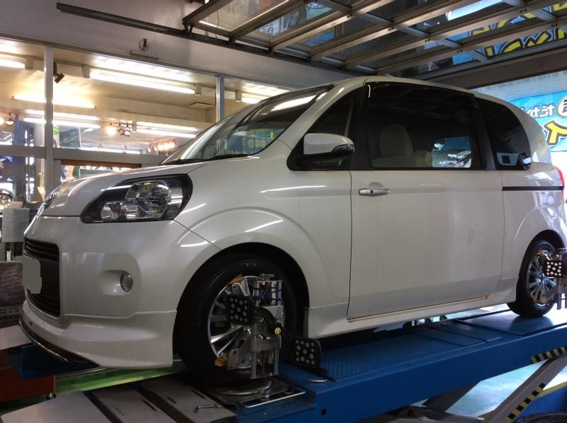 アライメント ポルテ トヨタ ポルテ タイヤ アライメント スタッフ日記 コクピット コジマ 車のカスタマイズにかかわるスタッフより