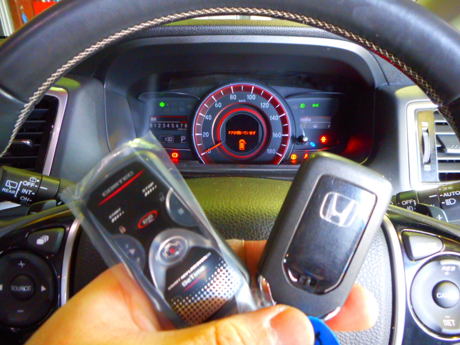 春だけど エンジンスターター取付 ホンダ オデッセイ Hid Led その他電装系 Hid Led その他電装系 エンジンスターター取付 Pit作業レポート Cockpit Age3 コクピットエイジ 車のカスタマイズにかかわるスタッフより