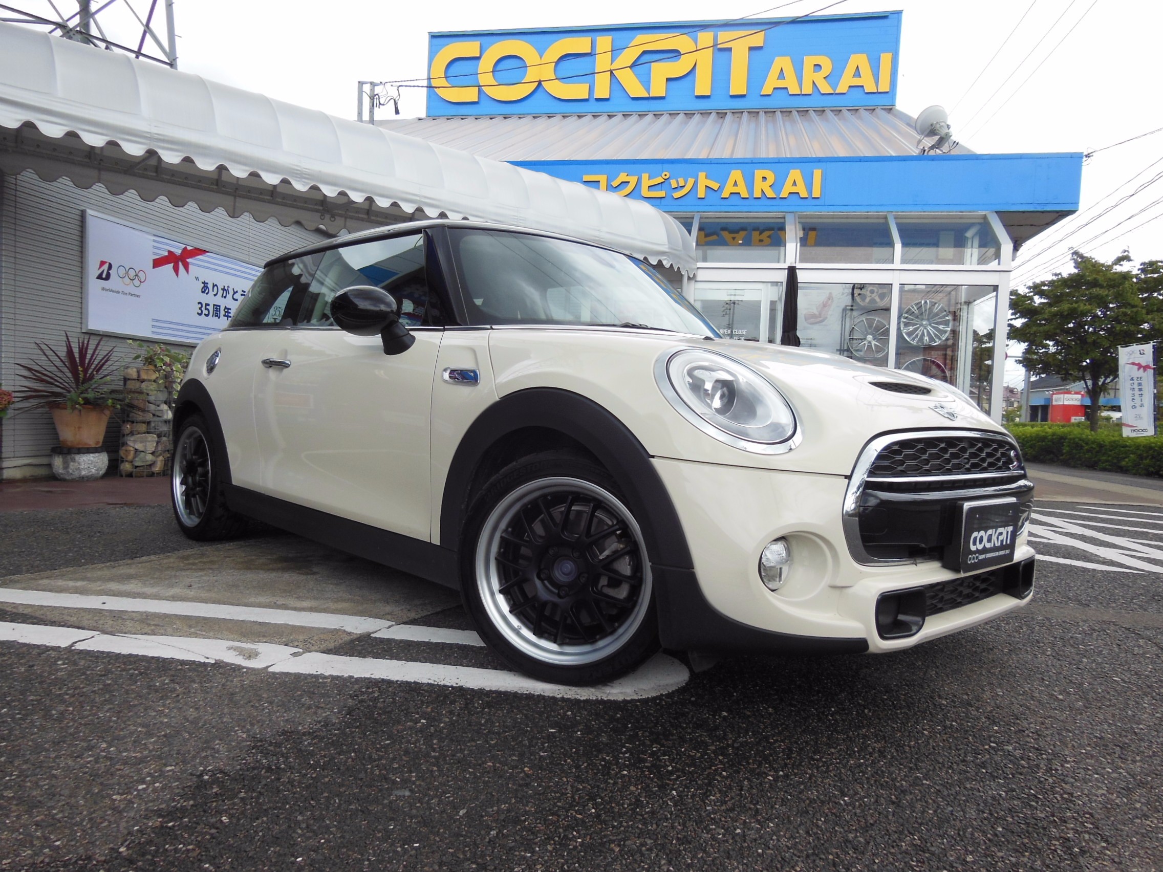 Bmw Mini F56 クーパーs オーナーズカーインデックス カスタマイズカー紹介 コクピット 荒井 お客さまの車高調 ドレスアップ カスタマイズなど加工取付事例車両の紹介 Bmw Mini F56 クーパーs オーナーズカーインデックス カスタマイズカー紹介 コクピット 荒井 お客さまの車高調 ドレスアップ カスタマイズなど加工取付事例車両の紹介
