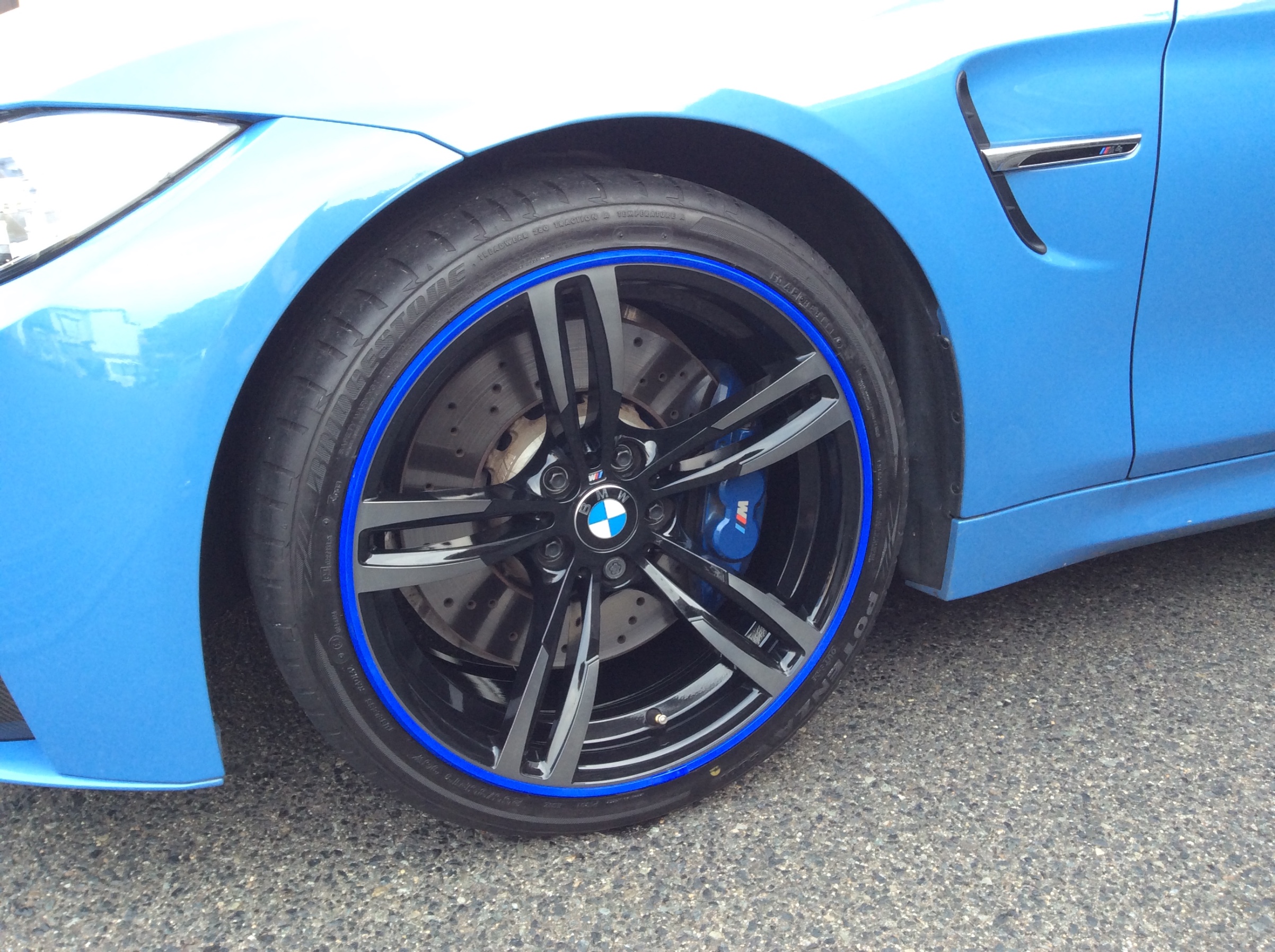 アロイゲーター Bmw M4 スタッフ日記 コクピット モリオカ 車のカスタマイズにかかわるスタッフより