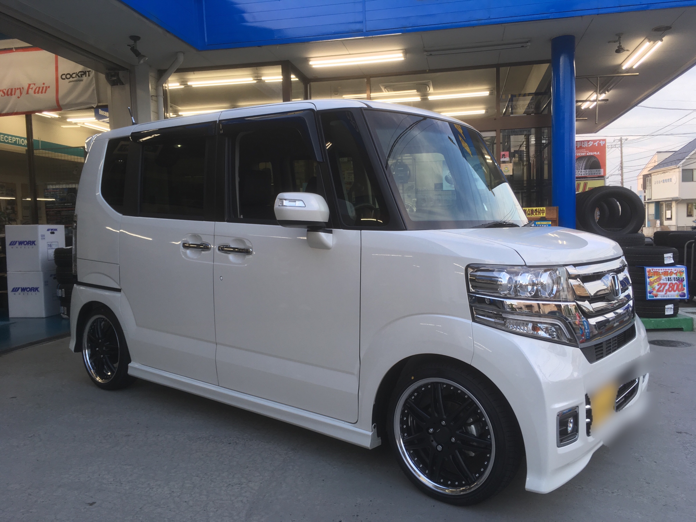 N Box カスタム 車高調とタイヤ ホイール オーナーズカーインデックス カスタマイズカー紹介 コクピット 相模原 お客さまの車高調 ドレスアップ カスタマイズなど加工取付事例車両の紹介