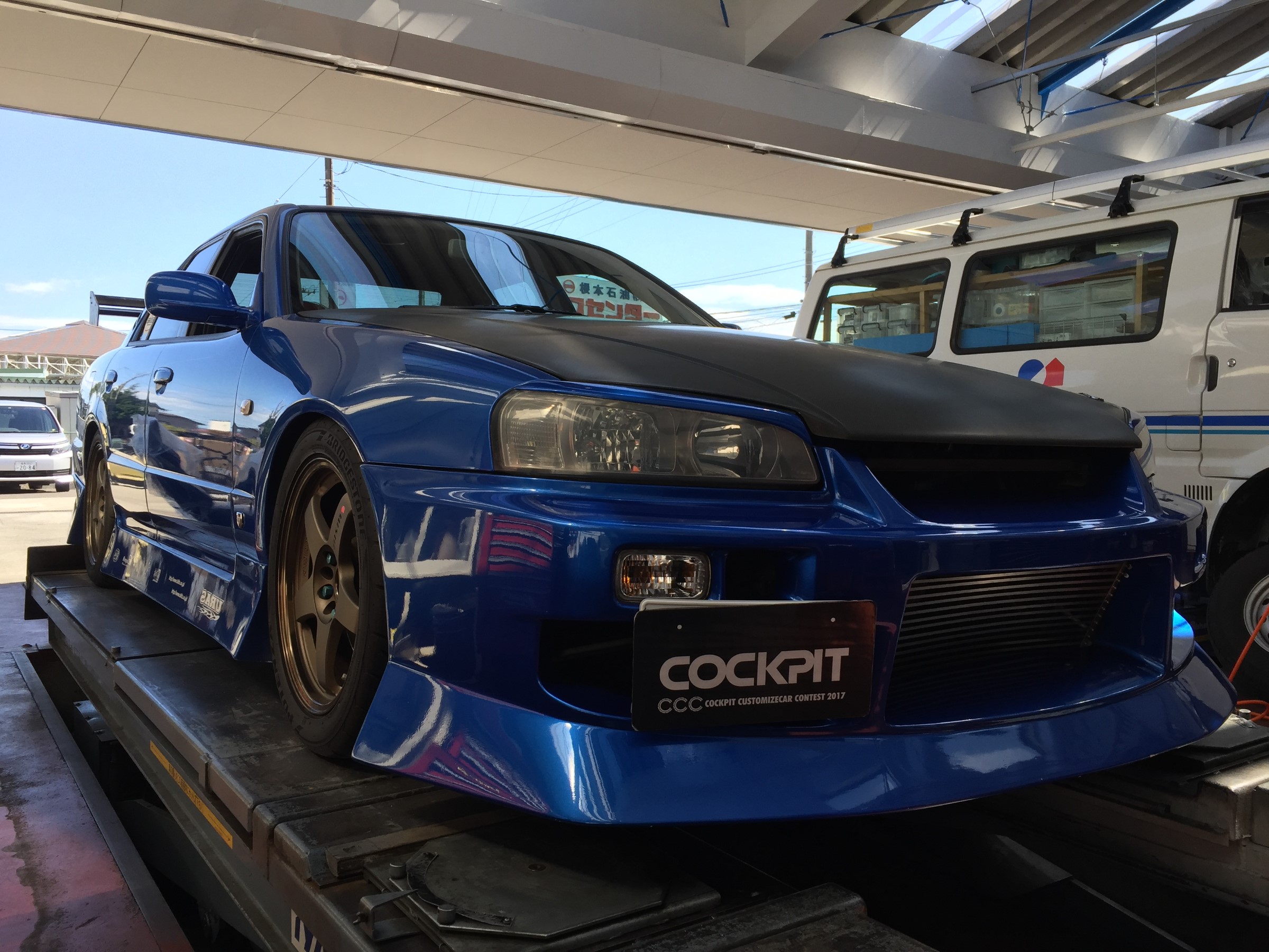 ステアリング交換 R34スカイライン Note スタッフ 日記 コクピット 荒井 車のカスタマイズにかかわるスタッフより
