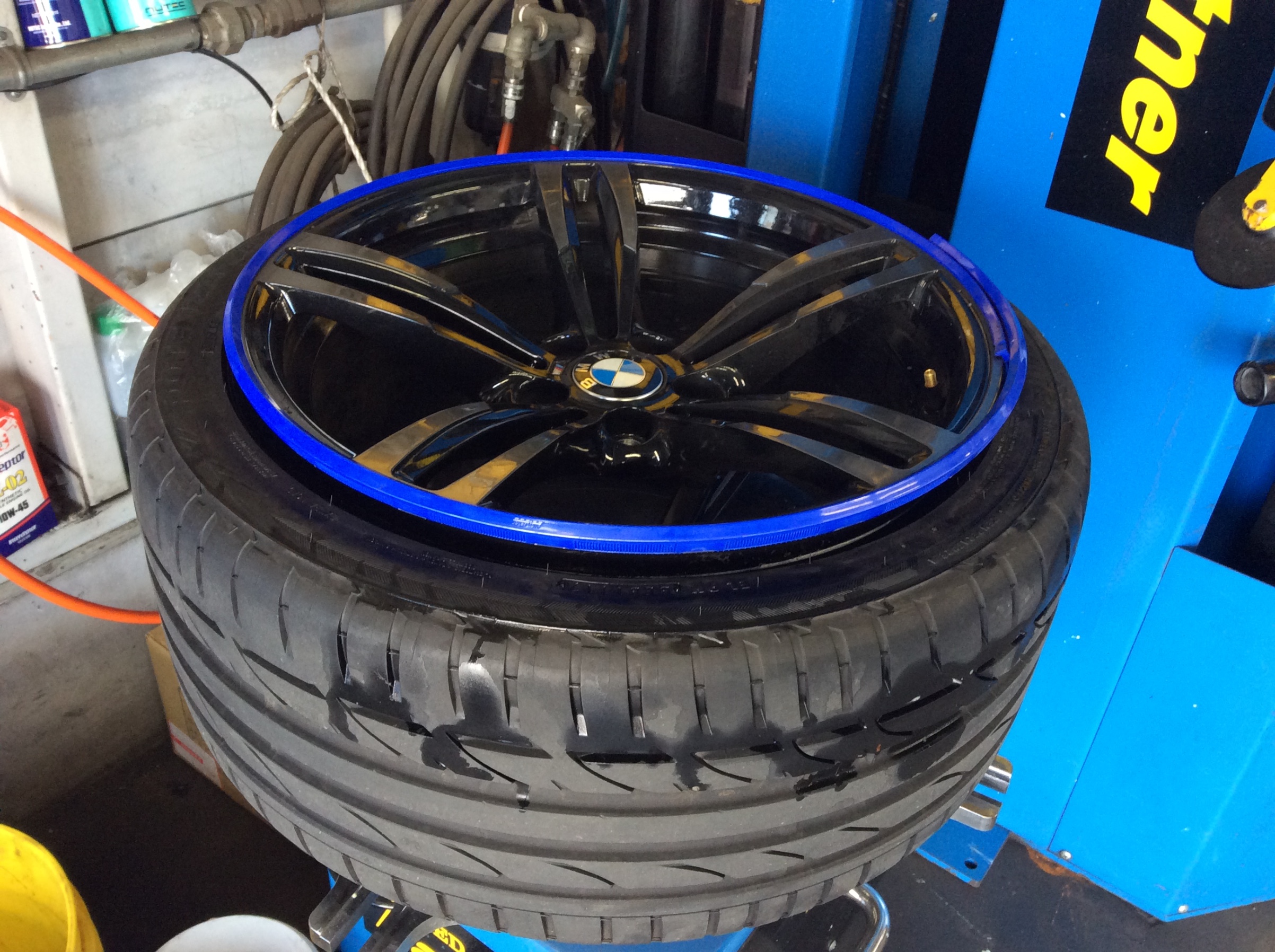 アロイゲーター Bmw M4 スタッフ日記 コクピット モリオカ 車のカスタマイズにかかわるスタッフより