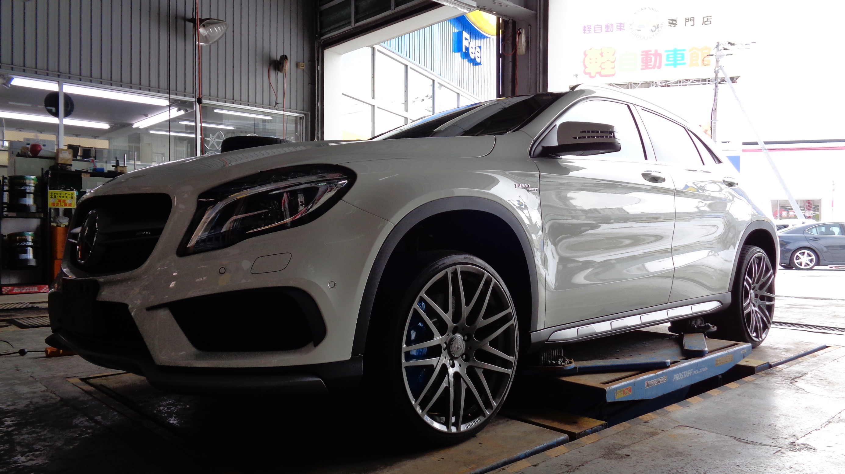 メルセデスベンツGLA45AMG用ホイールスタッドレス