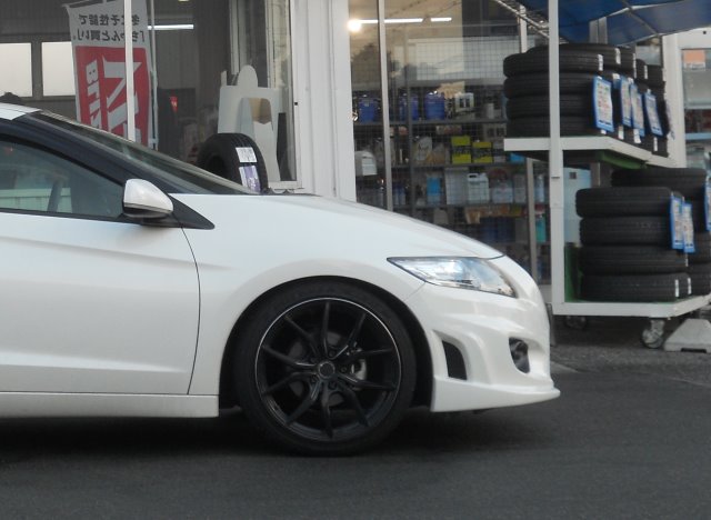 Zf1型cr Z フロントバンパー交換 ホンダ Cr Z スタッフ日記 スタイルコクピット ズーム 車のカスタマイズにかかわるスタッフより
