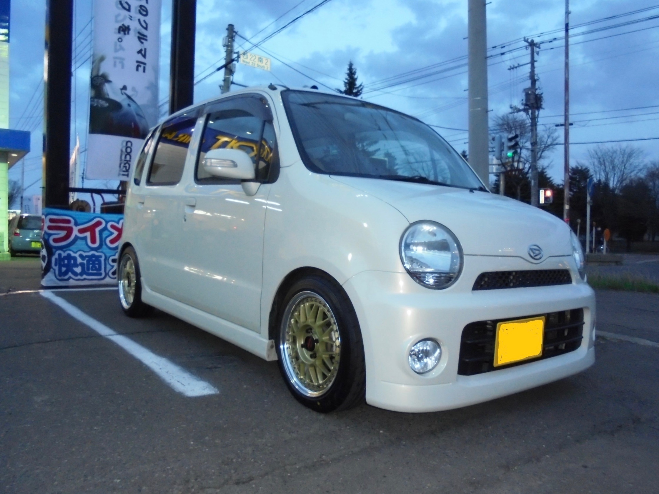 ムーブラテ 車のパーツ タイヤ、ホイール