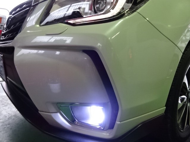 フォレスター フォグledデュアル化 スバル フォレスター Hid Led その他電装系 Hid Led その他電装系 Led取付 スタッフ日記 コクピット さつま岸和田