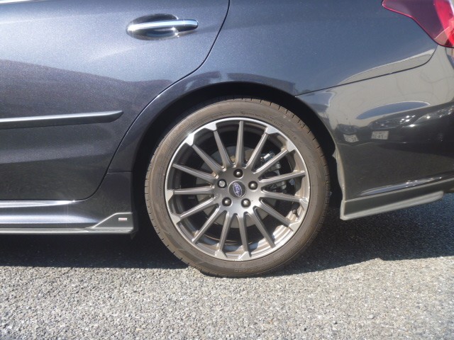 走りが激変!! レヴォーグにAragostaの取付☆ | スバル