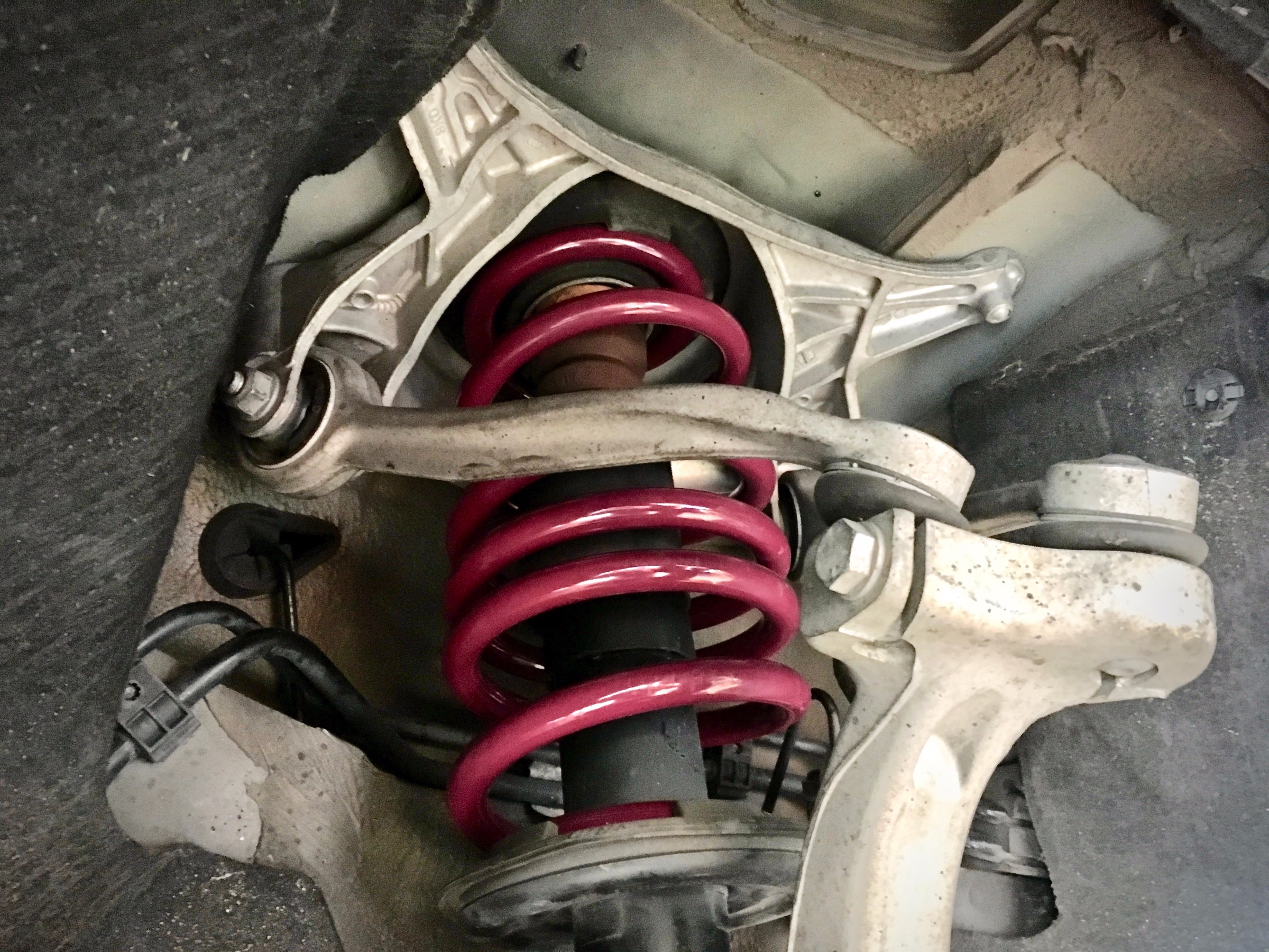 Audi A4 Avant ✖ VOGTLAND（フォクトランド）Sport Springs