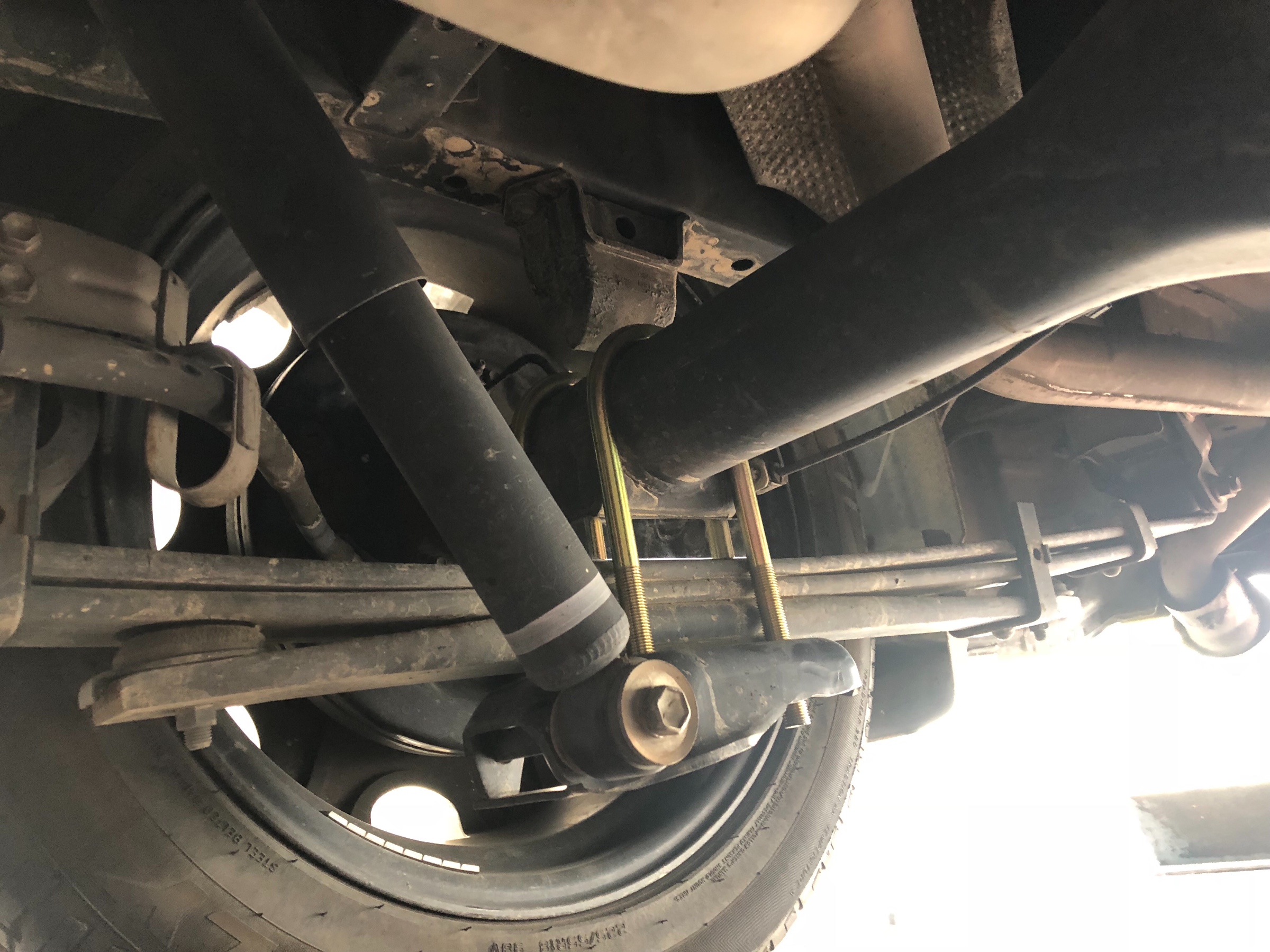 乗り心地改善 200系ハイエース × KYB & リムコーポレーションの