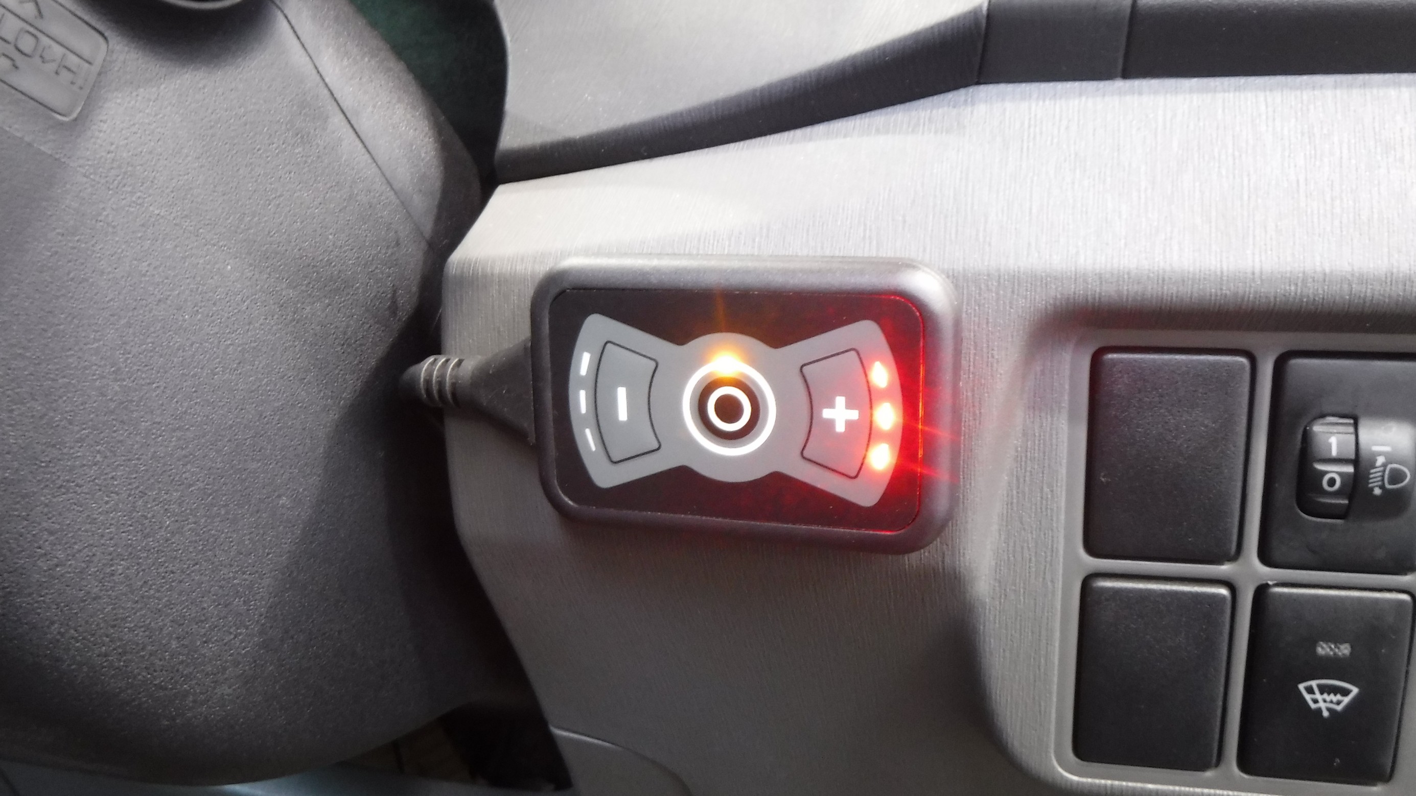 DTE SYSTEMS スロットルコントローラー New PPT 取付 ／ トヨタ
