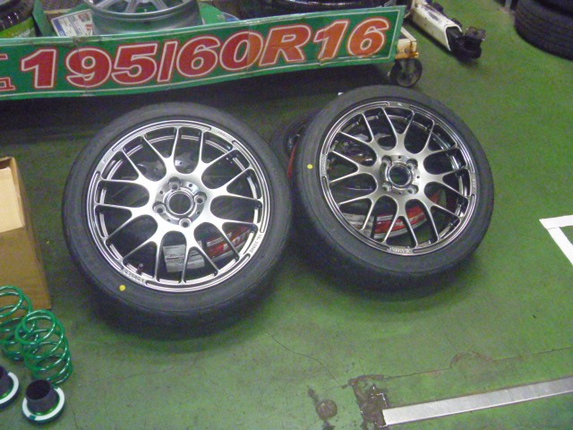 準備したbbsの装着準備でございます ホンダ N Boxカスタム ホイール ホイール 軽量ホイール アフターパーツ取り付け事例 コクピット 麻生 お店の得意技紹介