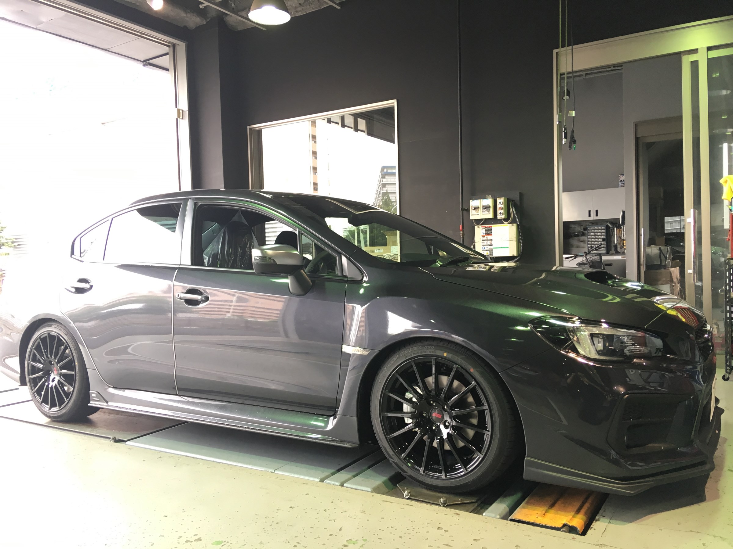 スバル Wrx S4に車高調 スバル Wrx S4 足まわり サスペンション ブレーキ スタッフ日記 コクピット豊洲 車 のカスタマイズにかかわるスタッフより