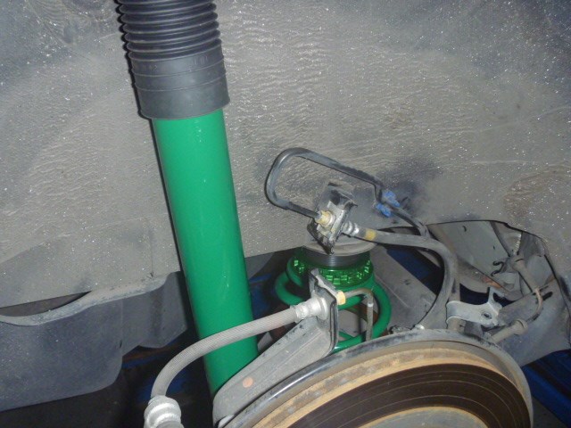 日産 リーフへ車高調取り付け 日産 リーフ 足まわり サスペンション ブレーキ 足まわり サスペンション ブレーキ サスペンションパーツ関連取付 アフターパーツ取り付け事例 コクピット 麻生 お店の得意技紹介