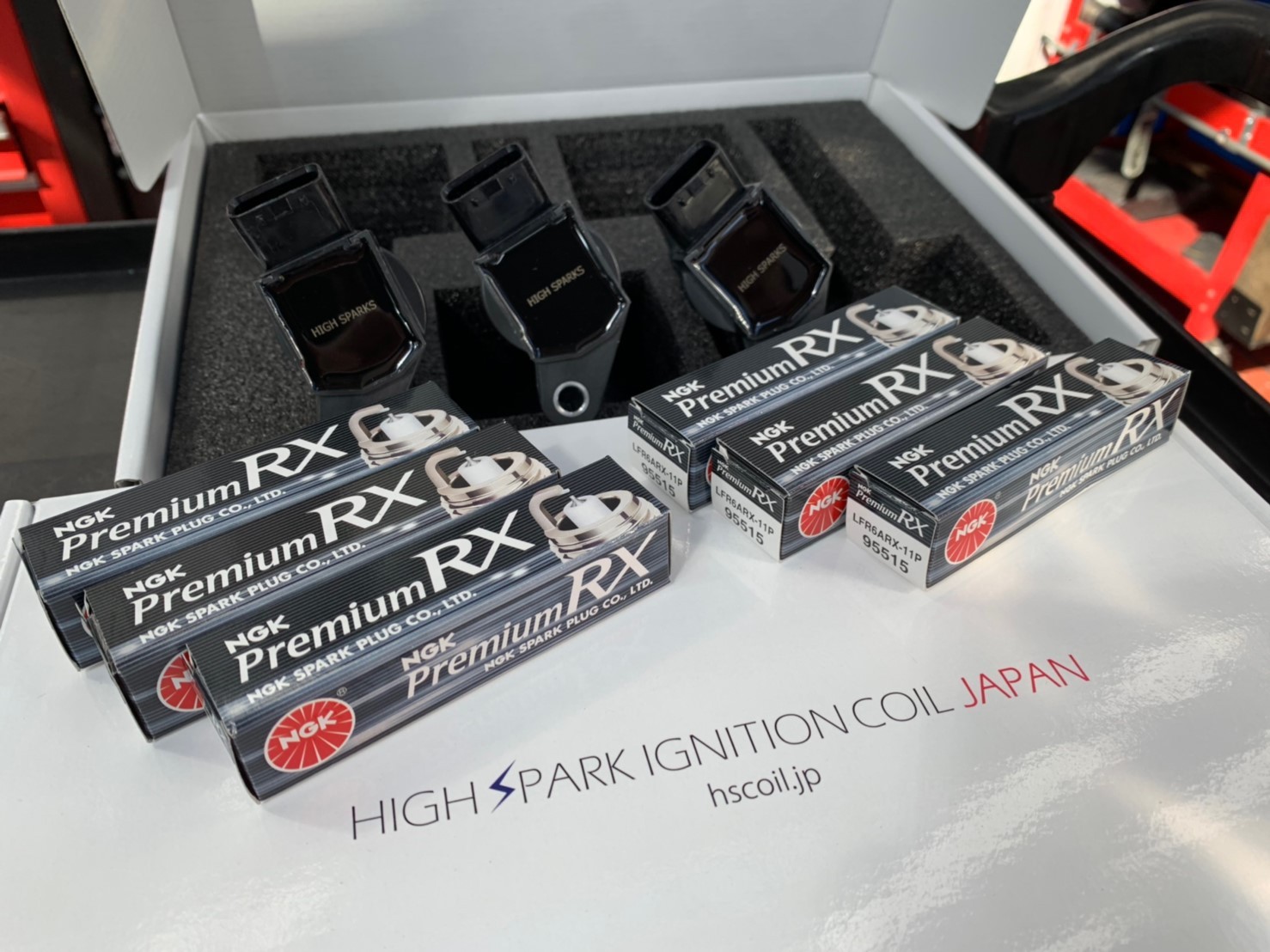 HIGH SPARK IGNITION COIL（ハイスパ）＆ NGK プレミアムRX プラグ交換 | トヨタ アルファード その他パーツ  HID・LED（その他電装系） > その他各種チューニングパーツ取付 | スタッフ 日記 | コクピット 荒井 |  車のカスタマイズにかかわるスタッフより