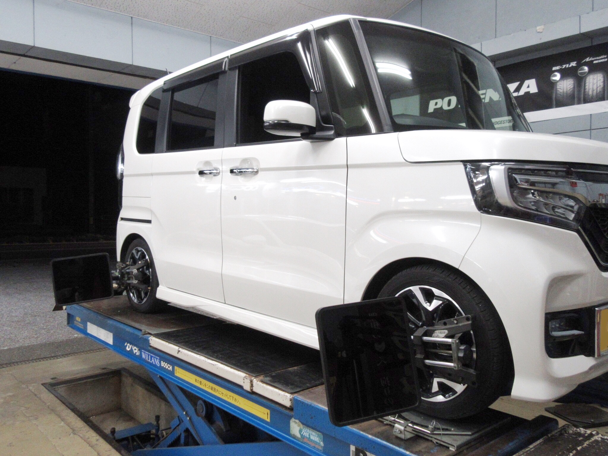 背の高い軽カーのフラツキを車高調で改善！N-BOXカスタムにクスコ