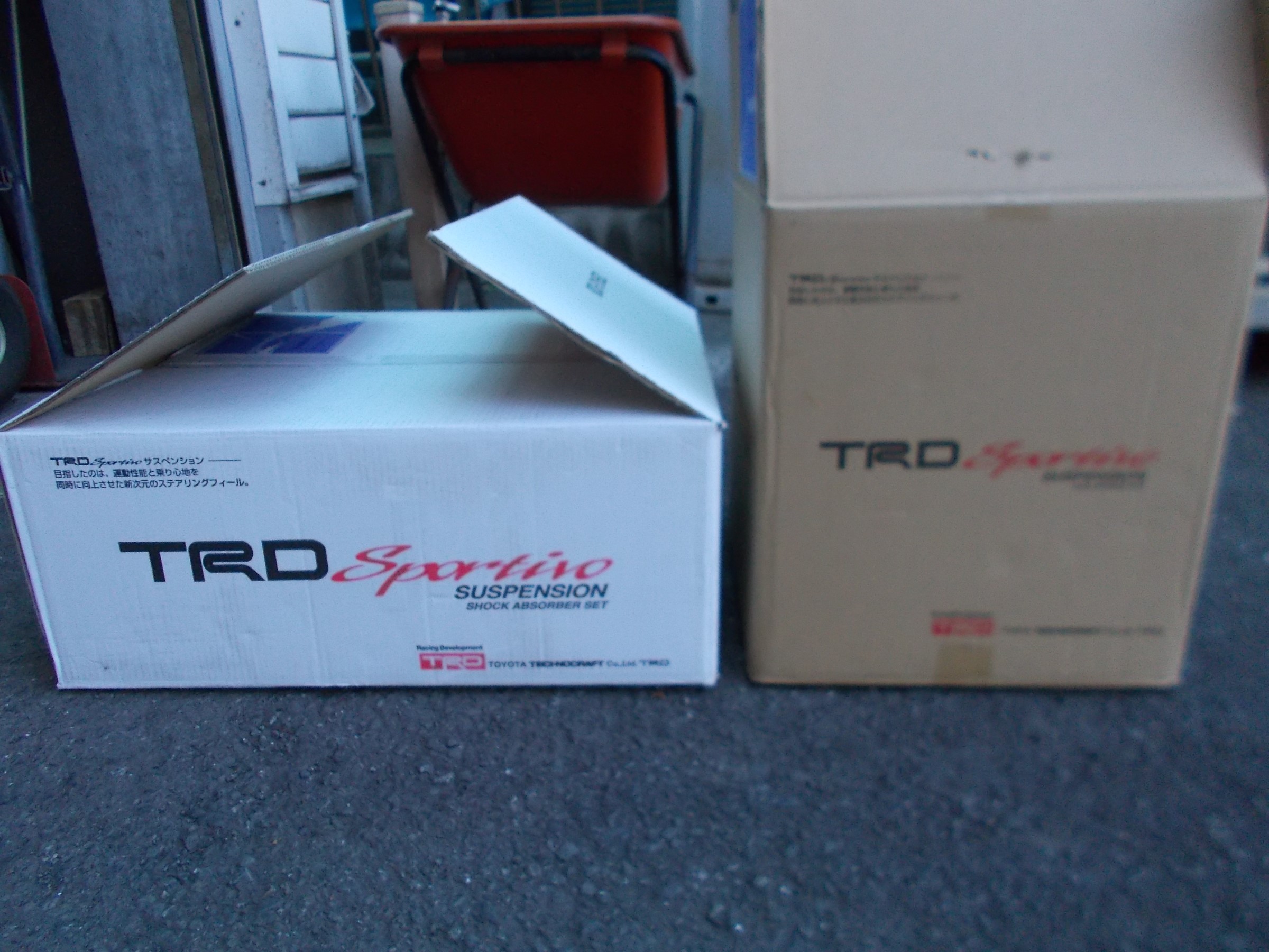 エスティマ TRD製サスペンションキット「Sportivo」装着（持込み