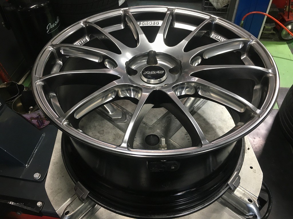 日産スカイラインセダンKV36 370GT ポテンザS007Aタイヤ交換