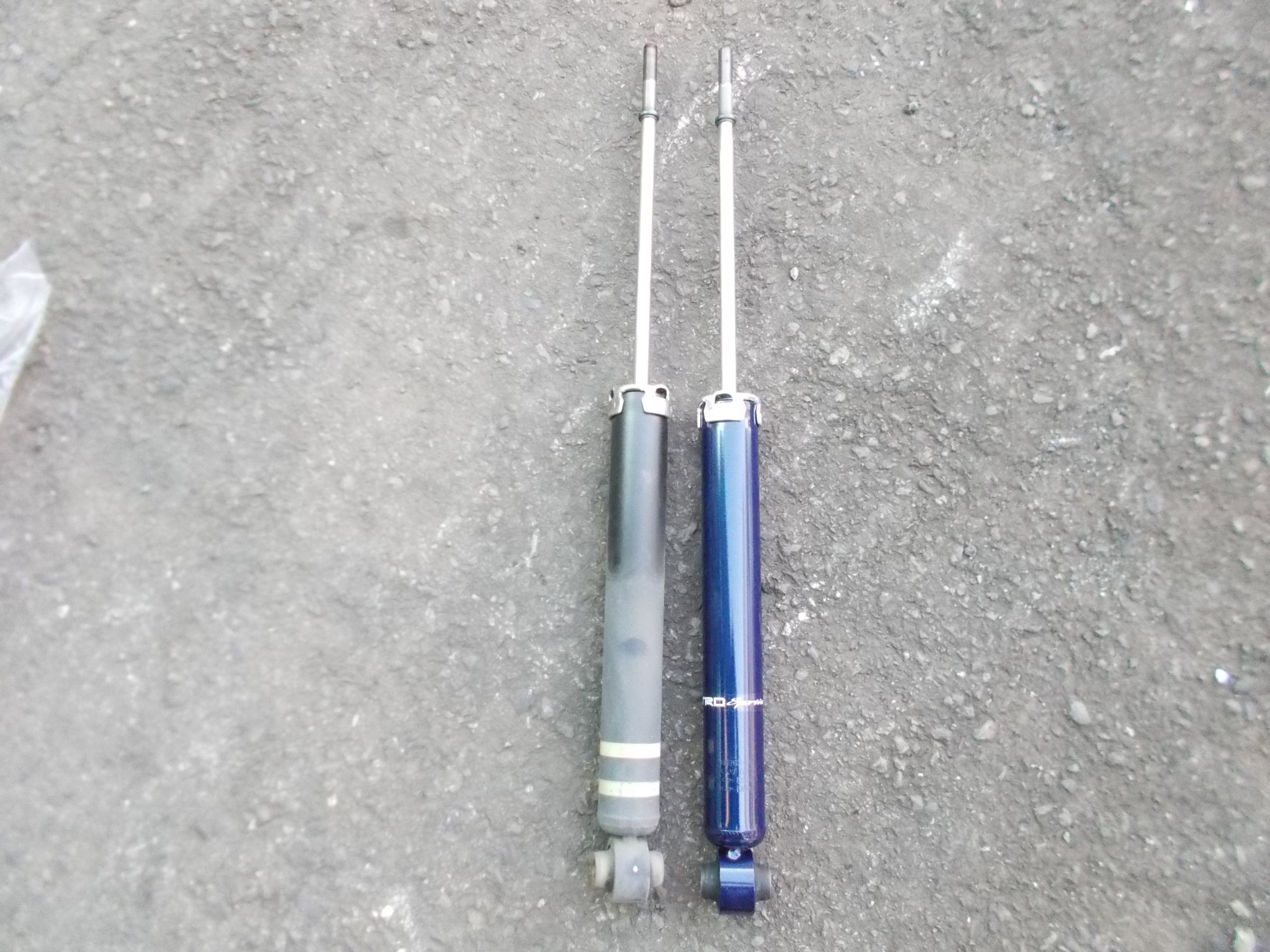 エスティマ TRD製サスペンションキット「Sportivo」装着（持込み