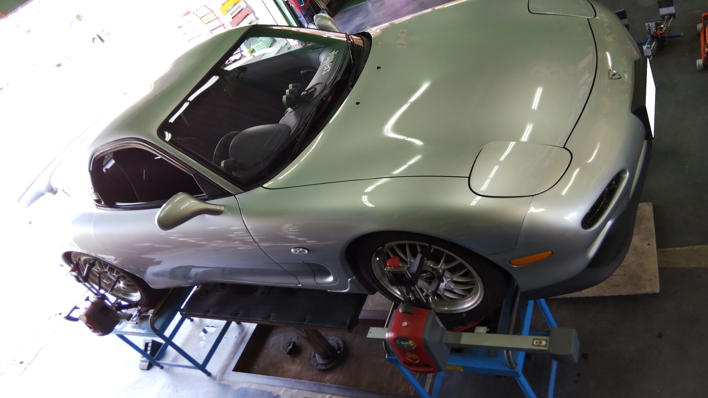 懐いピュアスポーツカーですね マツダ アライメント調整 スタッフ日記 コクピット 魚津 車のカスタマイズにかかわるスタッフより